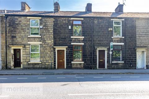 2 bed property, in Blackburn Road, £99,950