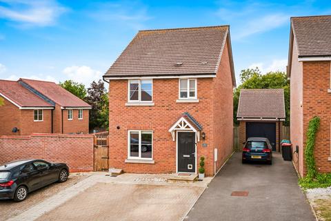 3 bed property, in Greylag Gardens, £440,000