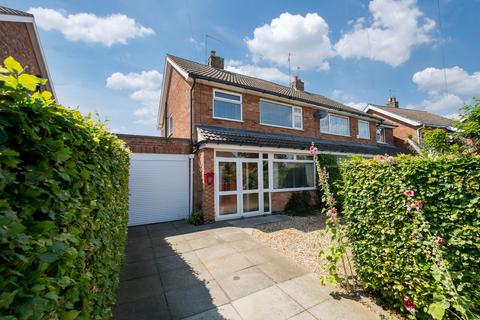 3 bed property, in Browning Road, £285,000