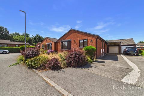 2 bed property, in Perth Drive, £265,000