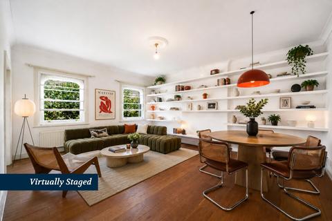 1 bed property, in Cambridge Avenue, £425,000