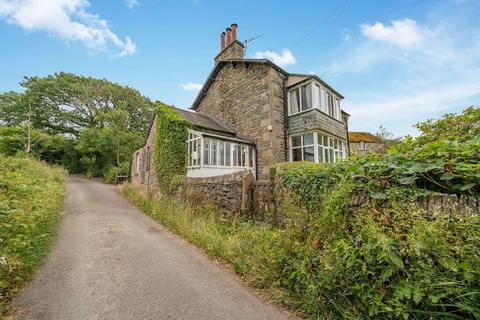 3 bed property, in Frostrow Lane, £475,000