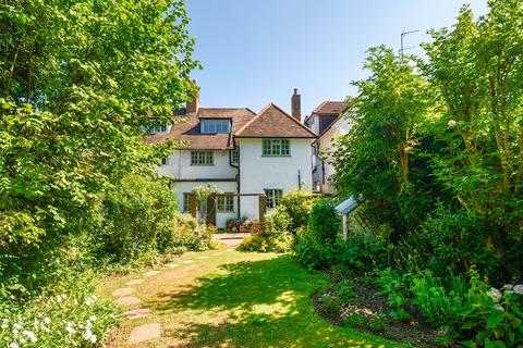 5 bed property, in Lyndale Avenue, £1,750,000