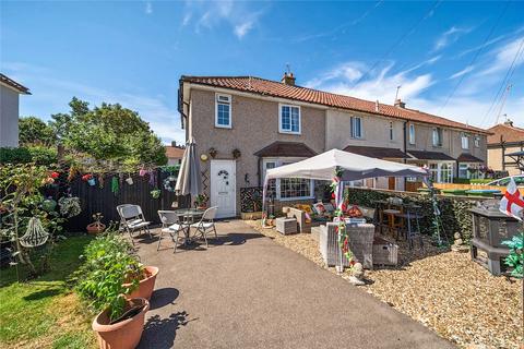 3 bed property, in Winchcomb Gardens, £475,000