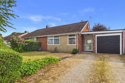 2 bed property, in Fernhurst Gate, £265,000