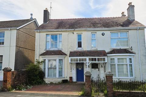 4 bed property, in Elkington Road, £185,000