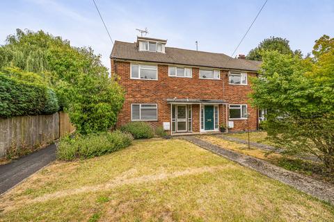 4 bed property, in St. Mary's Close, £425,000