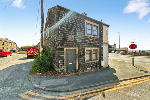 3 bed property, in Buttershaw Lane, £125,000