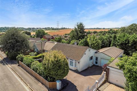3 bed property, in First Avenue, £500,000
