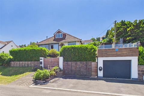 3 bed property, in Beach Road West, £895,000