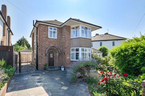 3 bed property, in Cromford Way, £1,000,000