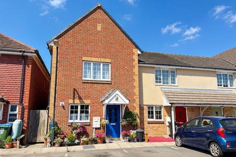 2 bed property, in Beech Way, £319,950