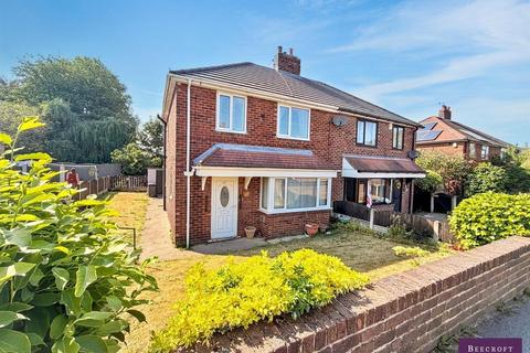 3 bed property, in Newland Avenue, £180,000