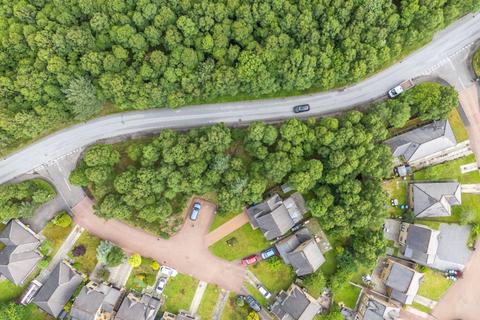 Land, in Dalfaber, £80,000