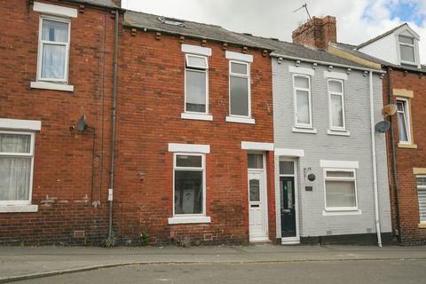 5 bed property, in Alnwick Road, £260,000