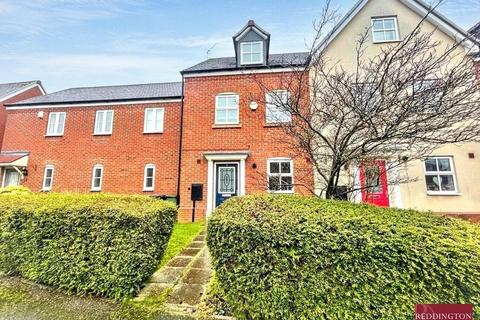 3 bed property, in Drew Court, £260,000