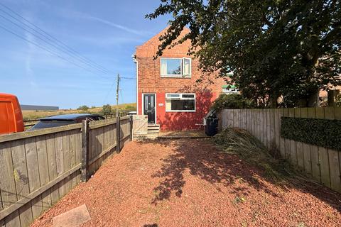 2 bed property, in Hawkins Road, £59,950