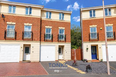 3 bed property, in Manson Drive, £300,000