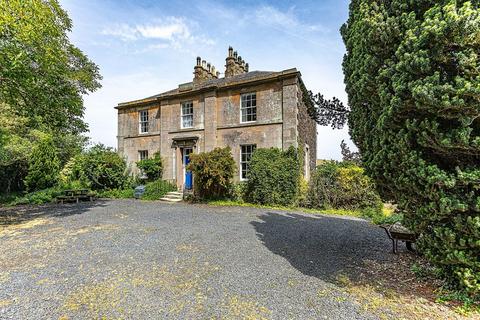 5 bed property, in Yetholm Hall, £625,000