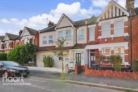 2 bed property, in Wynndale Road, £400,000