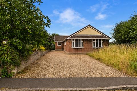 3 bed property, in Quarry Lane, £200,000