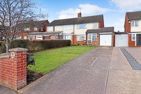 3 bed property, in Icknield Way, £400,000