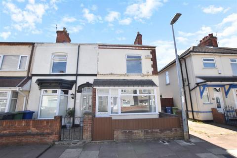 2 bed property, in Columbia Road, £70,000