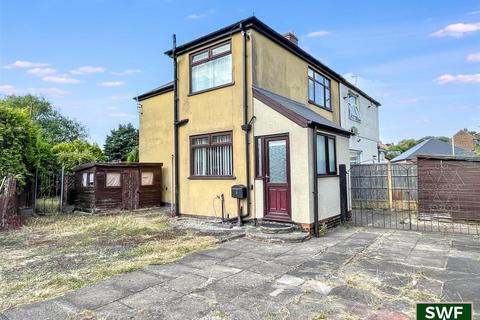 2 bed property, in Rainbow Street, £175,000