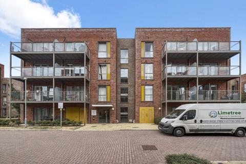 2 bed property, in Nihill Place, £265,000