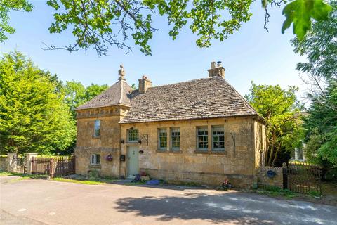3 bed property, in Fish Hill, £750,000
