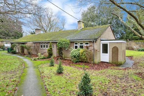 2 bed property, in The Precincts, £500,000
