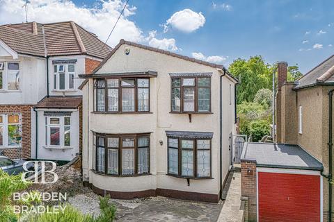 4 bed property, in Heatherley Drive, £800,000