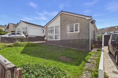 3 bed property, in Upper Hill Park, £249,950