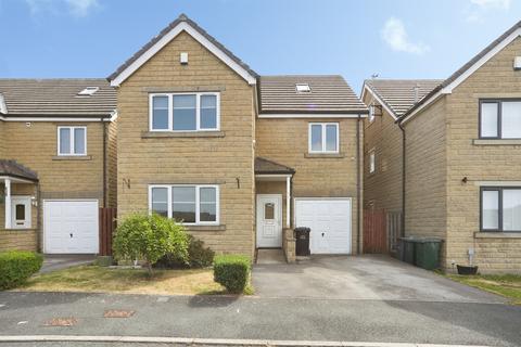 5 bed property, in Oakdale Grove, £375,000