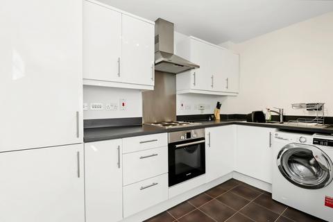 1 bed property, in Addenbrookes Road, £165,000