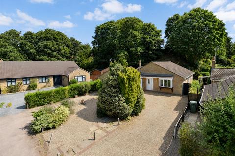 3 bed property, in The Dell, £535,000