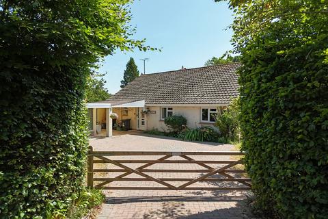 3 bed property, in Lytchett Matravers, £600,000