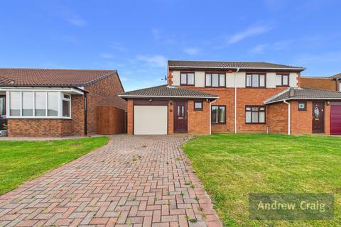 3 bed property, in Leander Drive, £265,000