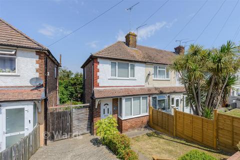 2 bed property, in Hawthorn Road, £280,000