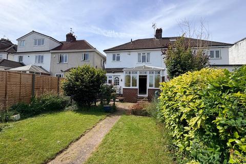 3 bed property, in Cleeve Hill, £400,000