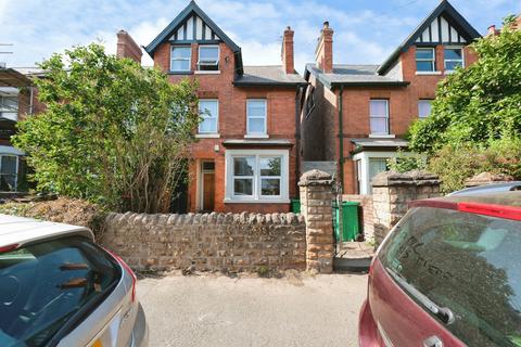 6 bed property, in Herbert Road, £300,000