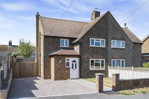 3 bed property, in Arundel Road, £385,000
