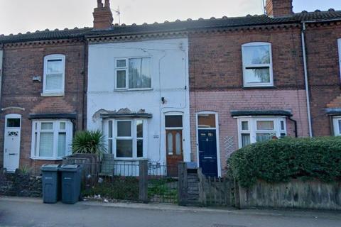 2 bed property, in Stonehouse Lane, £125,000