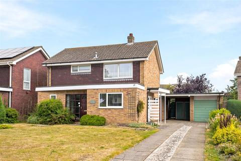 3 bed property, in Hall Hills, £425,000