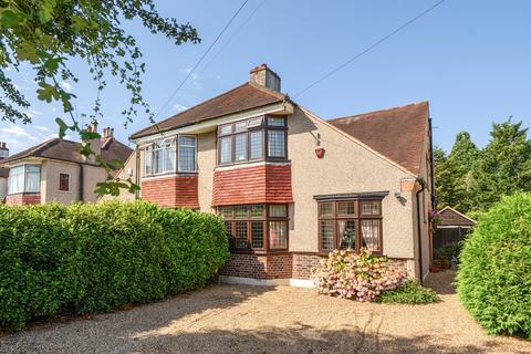 3 bed property, in Hawes Lane, £695,000