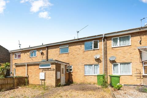 3 bed property, in Fairfields, £200,000