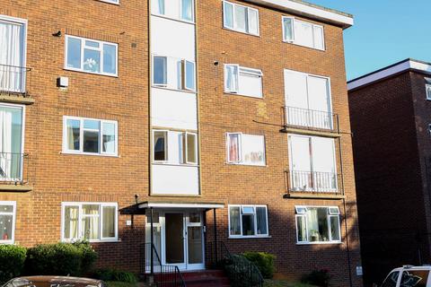 2 bed property, in The Larches, £185,000