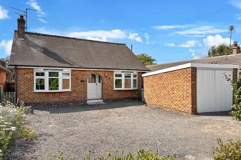 3 bed property, in Lincoln Road, £250,000