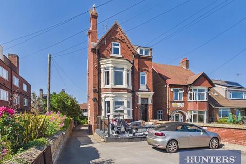 1 bed property, in Sands Lane, £90,000