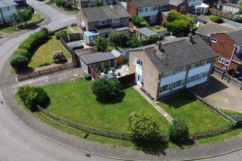 4 bed property, in High View, £380,000